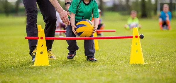 纳格尔斯曼：整个多特都处于艰难的阶段，单个球